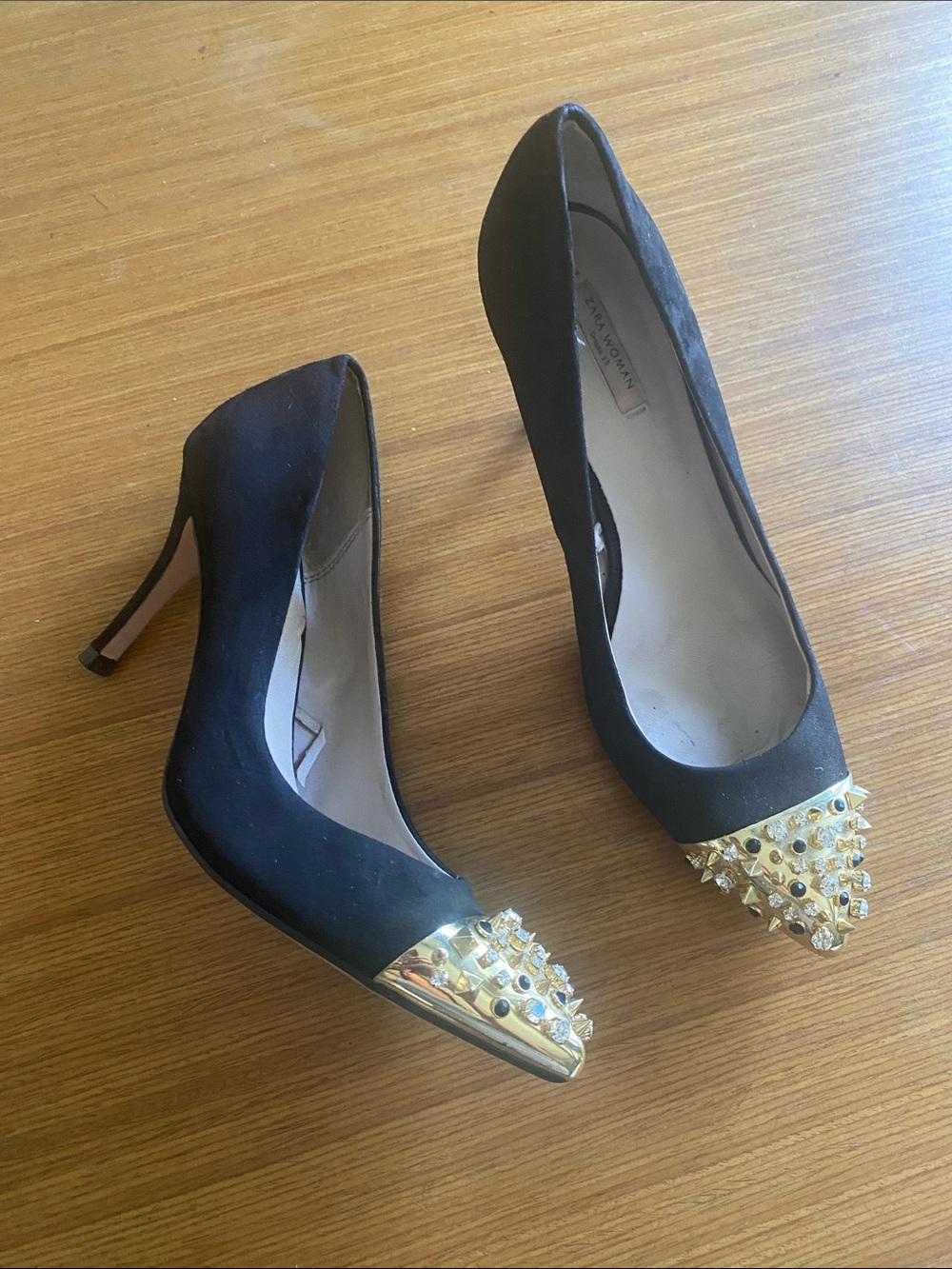 HTF Zara Cruise 2013 Suede Black Pointed Toe Pumps with Gold Studded Cap 39